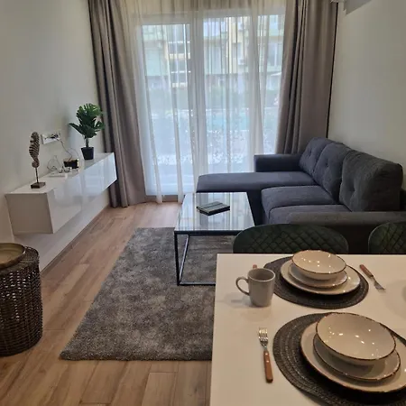 Emilia Romana Boutique - Quiet Modern Luxury Sunny * Slăntjev Brjag
